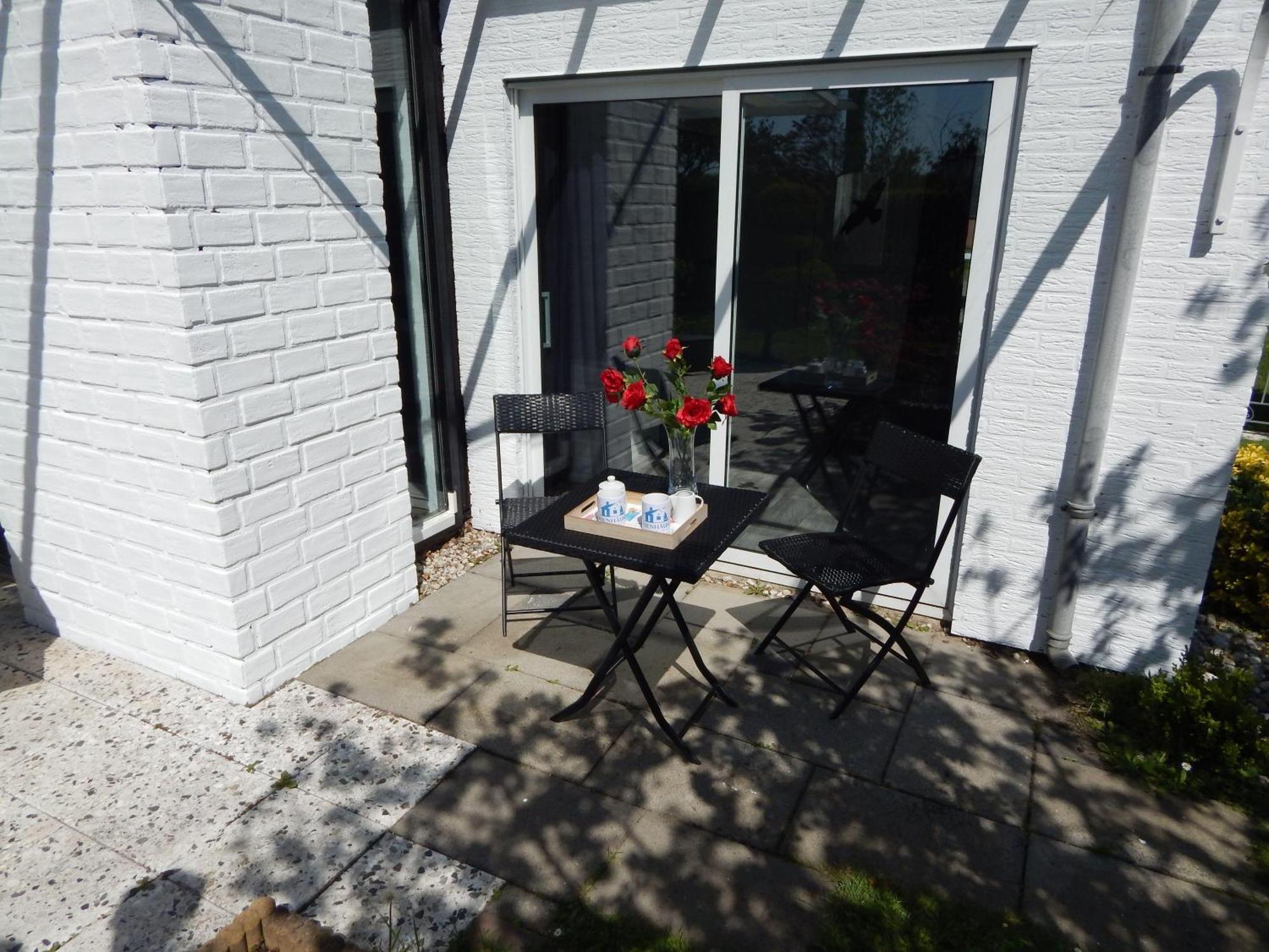 Wunderschoenes-Freistehendes-Ferienhaus-An-Der-See-Sauna-Strand-Yachthafen-Wlan Брёйниссе Экстерьер фото